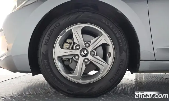 Hyundai Avante 2016 1.6 автомат (гидро), миниатюра 5