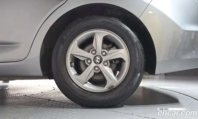 Hyundai Avante 2016 1.6 автомат (гидро), миниатюра 7