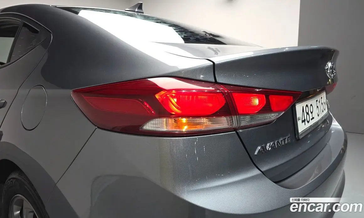 Hyundai Avante 2016 1.6 автомат (гидро), фото 9