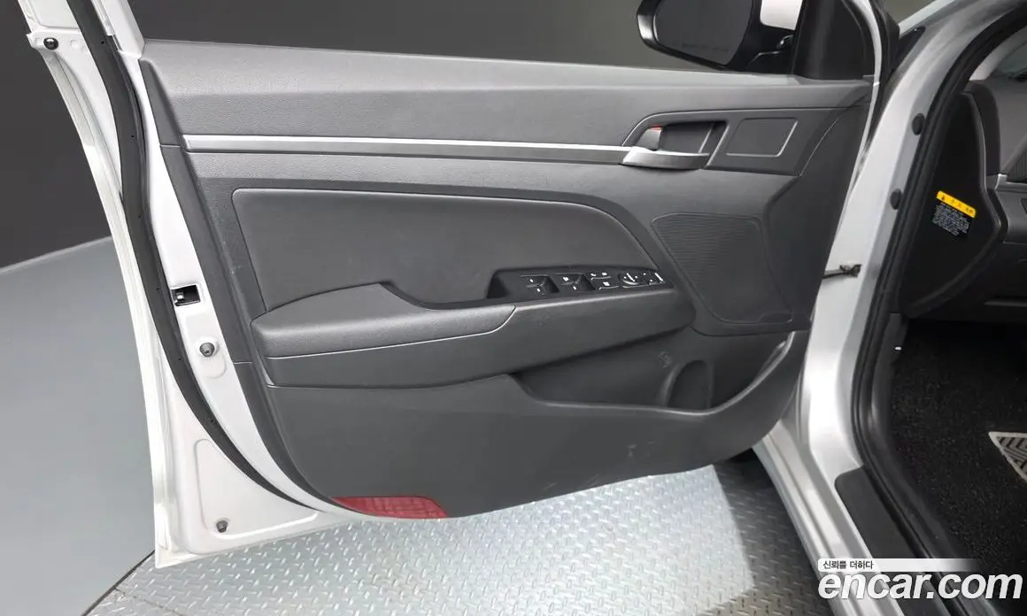 Hyundai Avante 2019 1.6 автомат (гидро), фото 14