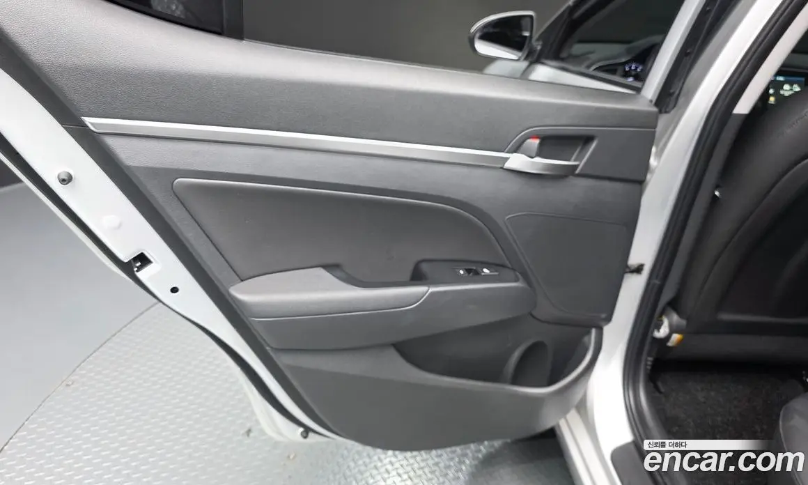 Hyundai Avante 2019 1.6 автомат (гидро), фото 15
