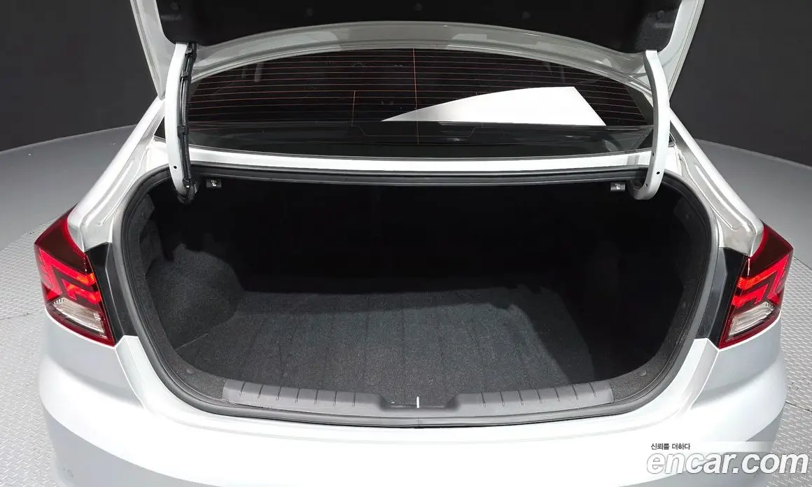 Hyundai Avante 2019 1.6 автомат (гидро), фото 26