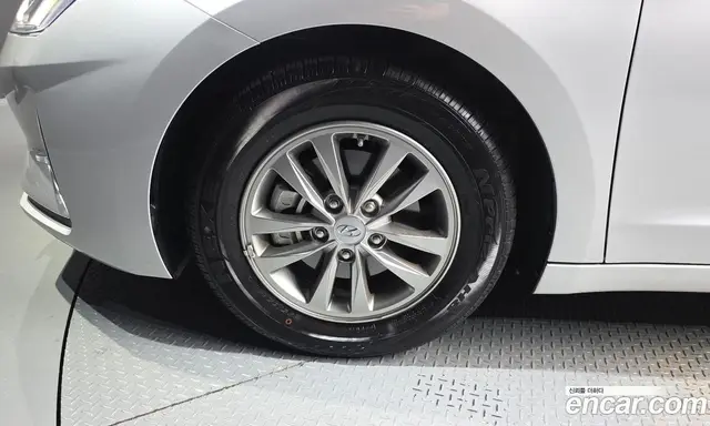 Hyundai Avante 2019 1.6 автомат (гидро), миниатюра 5