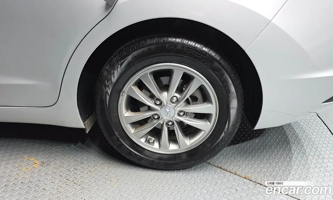 Hyundai Avante 2019 1.6 автомат (гидро), фото 7