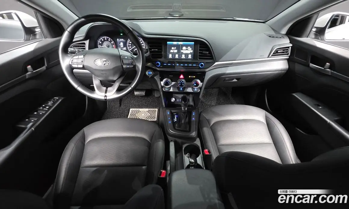 Hyundai Avante 2019 1.6 автомат (гидро), фото 10