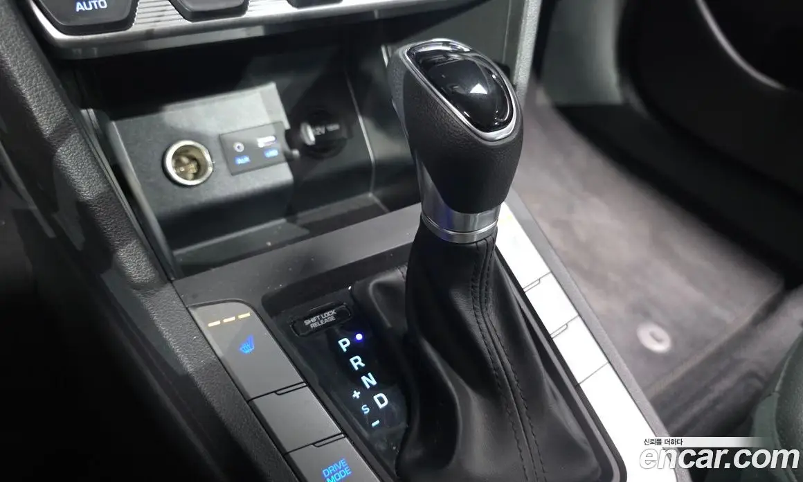 Hyundai Avante 2019 1.6 автомат (гидро), фото 12