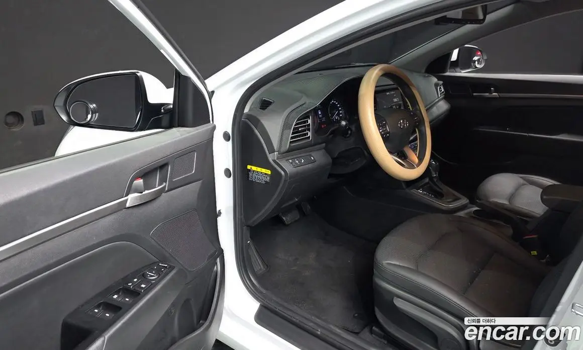 Hyundai Avante 2019 1.6 автомат (гидро), фото 13