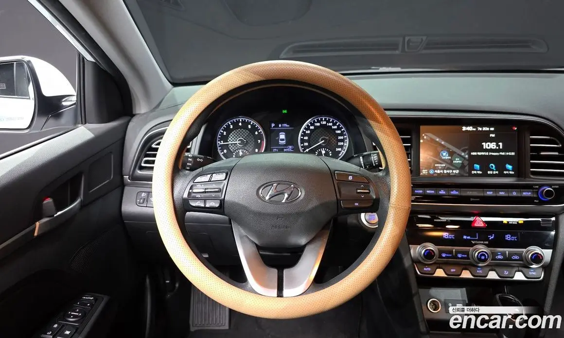 Hyundai Avante 2019 1.6 автомат (гидро), фото 19