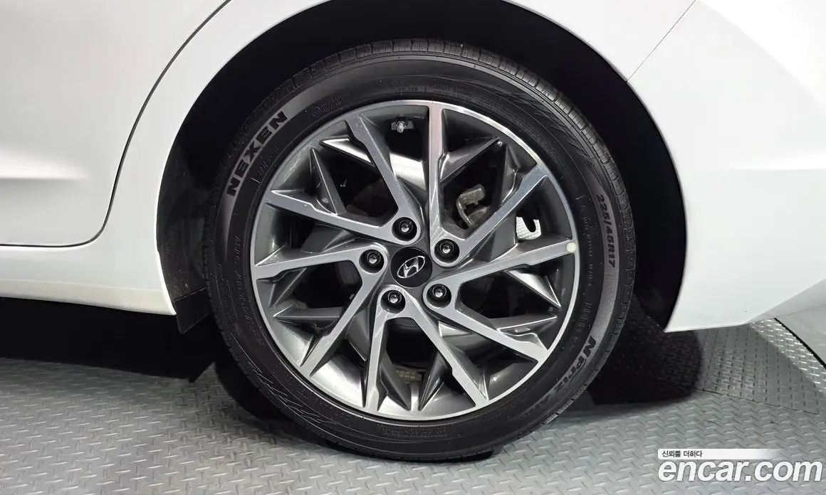 Hyundai Avante 2019 1.6 автомат (гидро), фото 7