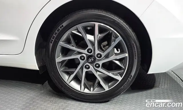 Hyundai Avante 2019 1.6 автомат (гидро), миниатюра 7