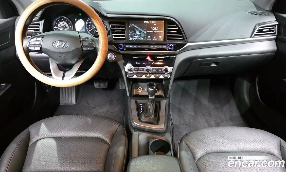 Hyundai Avante 2019 1.6 автомат (гидро), фото 10