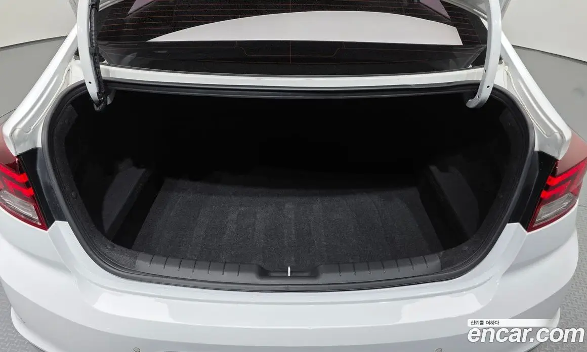Hyundai Avante 2019 1.6 автомат (гидро), фото 20