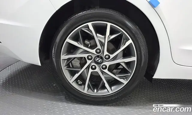 Hyundai Avante 2019 1.6 автомат (гидро), миниатюра 5