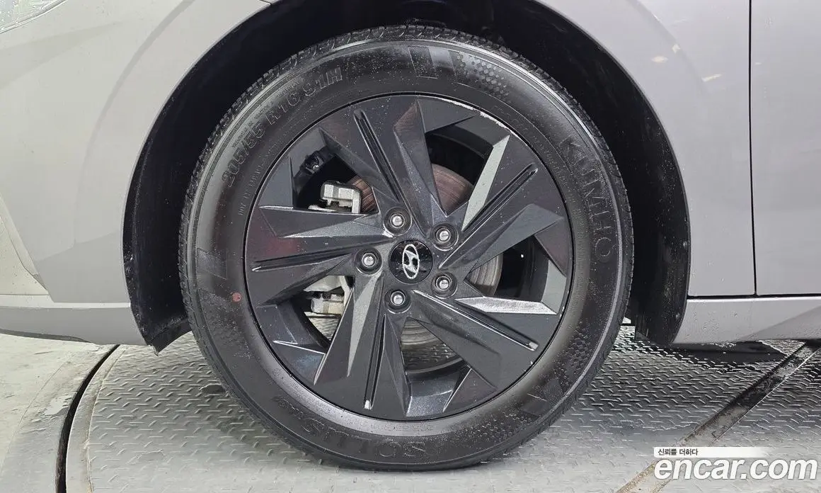 Hyundai Avante 2020 1.6 автомат (гидро), фото 5