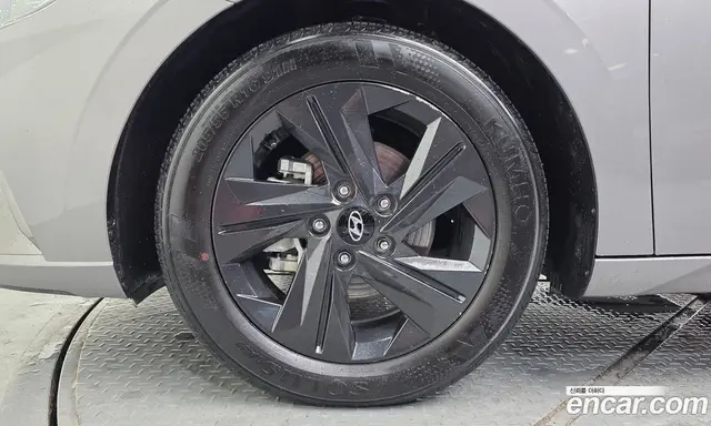 Hyundai Avante 2020 1.6 автомат (гидро), миниатюра 5