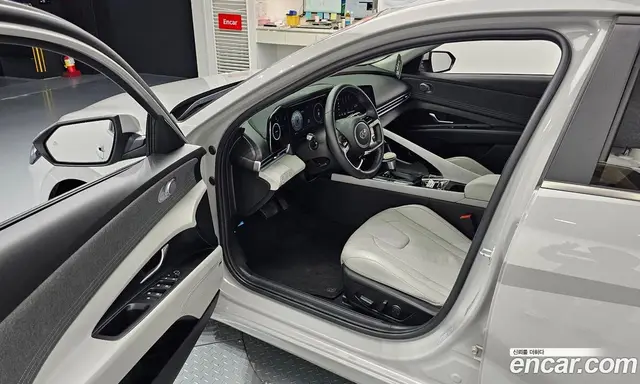 Hyundai Avante 2020 1.6 автомат (гидро), миниатюра 10