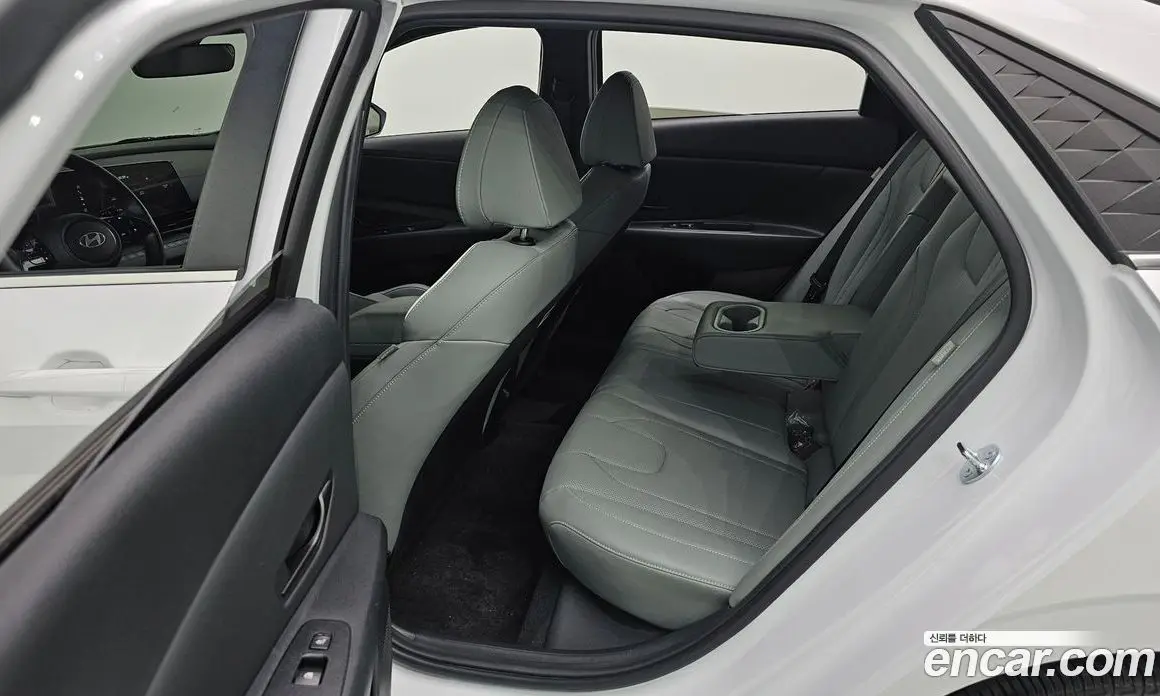 Hyundai Avante 2024 1.6 автомат (гидро), фото 15
