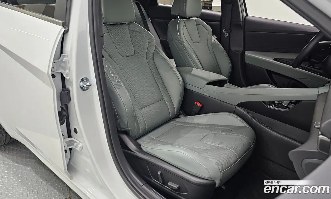 Hyundai Avante 2024 1.6 автомат (гидро), фото 16