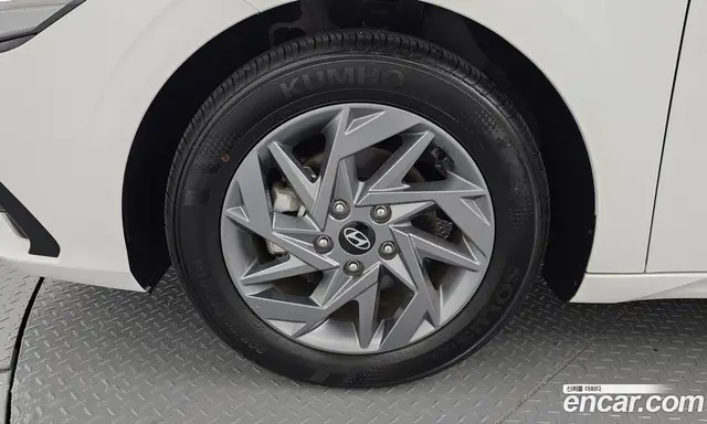 Hyundai Avante 2024 1.6 автомат (гидро), миниатюра 4