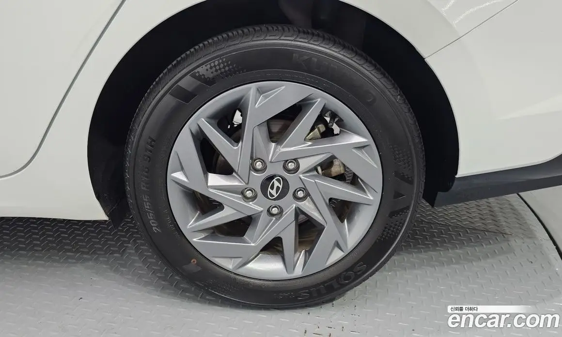 Hyundai Avante 2024 1.6 автомат (гидро), фото 6
