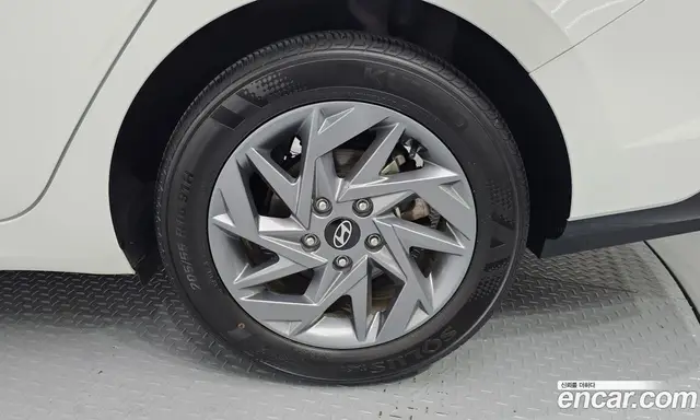 Hyundai Avante 2024 1.6 автомат (гидро), миниатюра 6