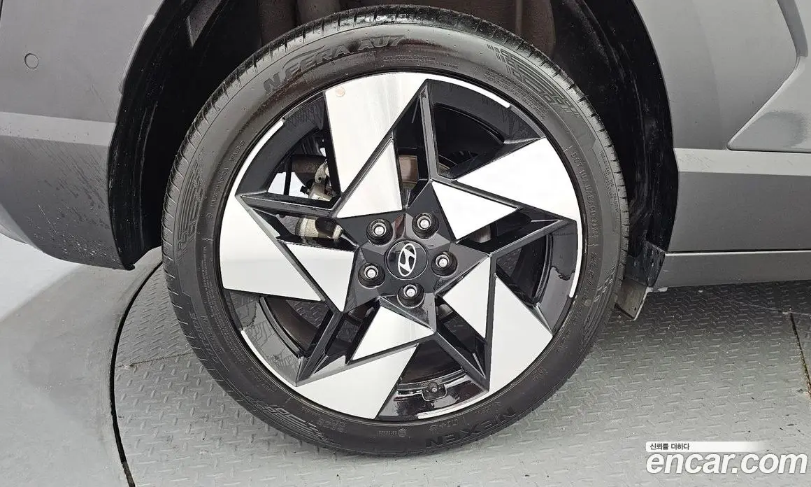 Hyundai Kona 2023 1.6 автомат (гидро), фото 5
