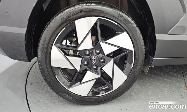 Hyundai Kona 2023 1.6 автомат (гидро), миниатюра 5