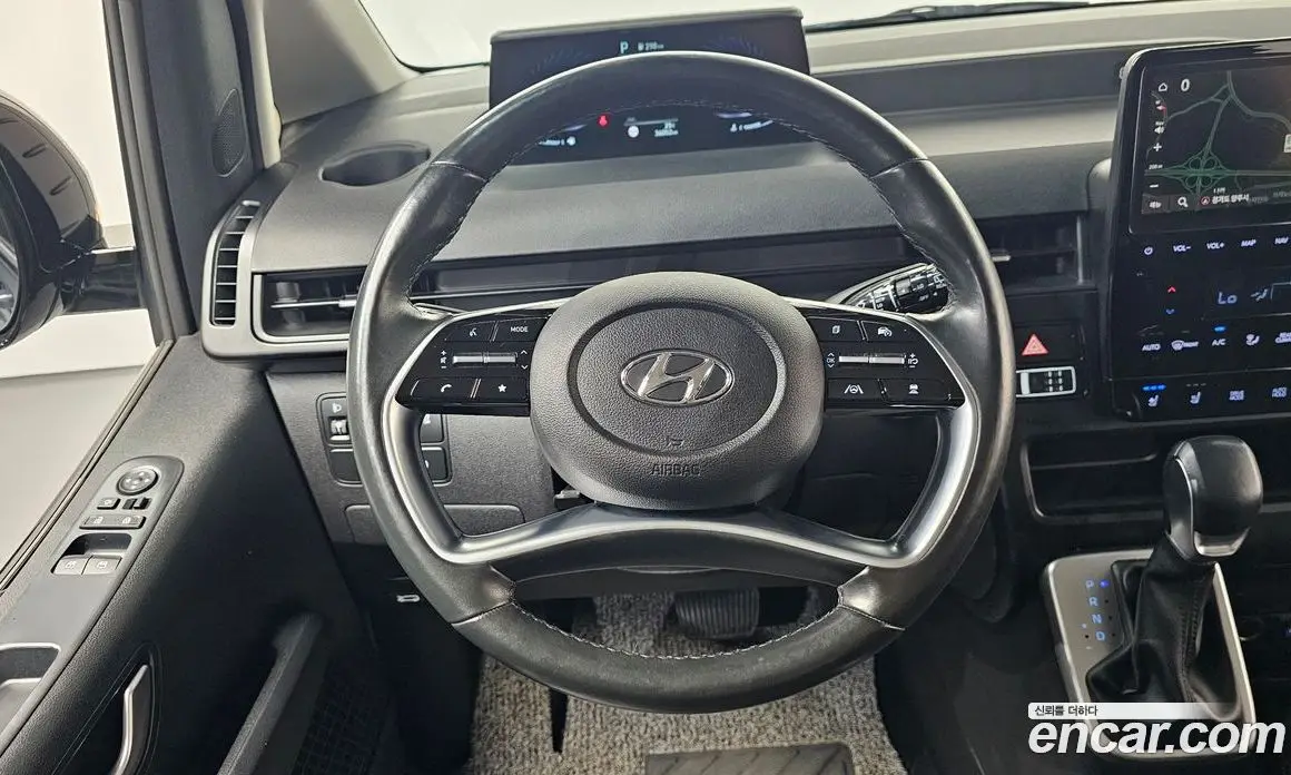 Hyundai Staria 2021 2.2 автомат (гидро), фото 17