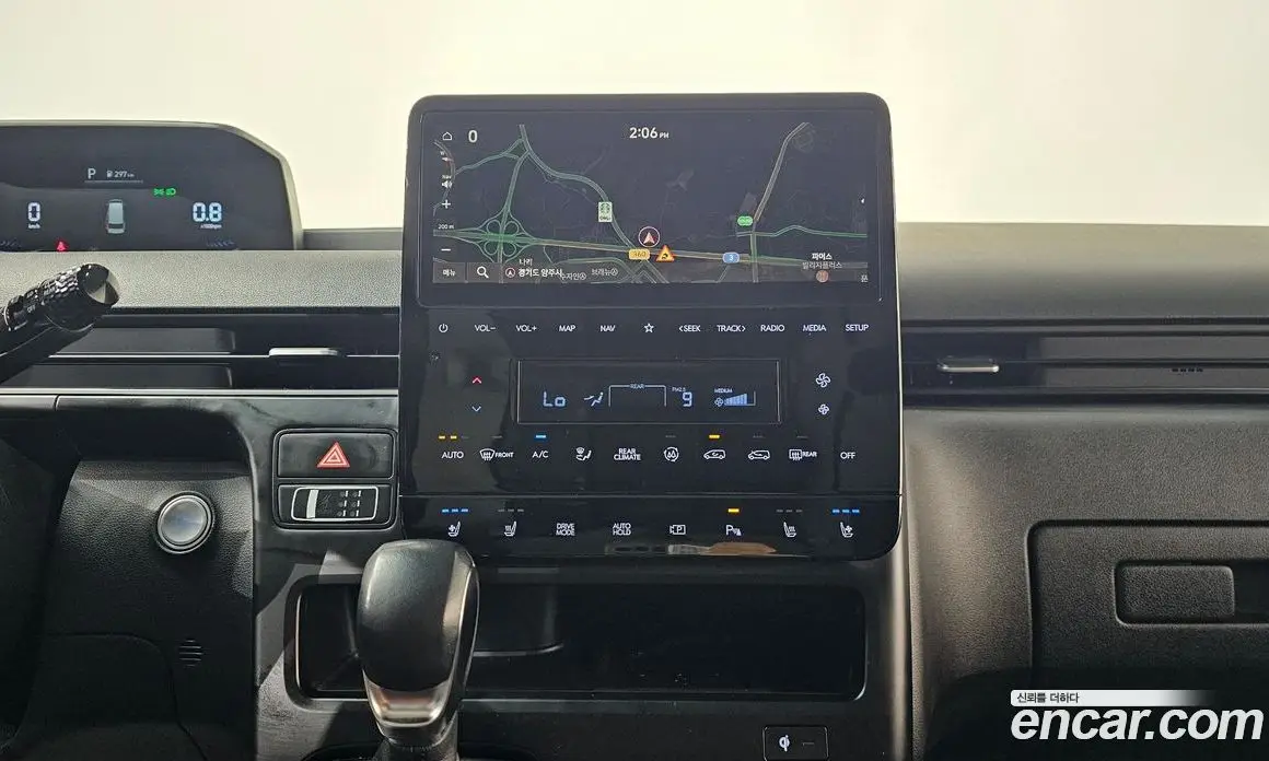 Hyundai Staria 2021 2.2 автомат (гидро), фото 18