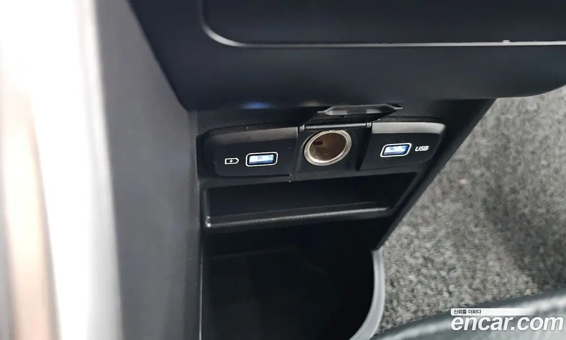 Hyundai Staria 2021 2.2 автомат (гидро), фото 27
