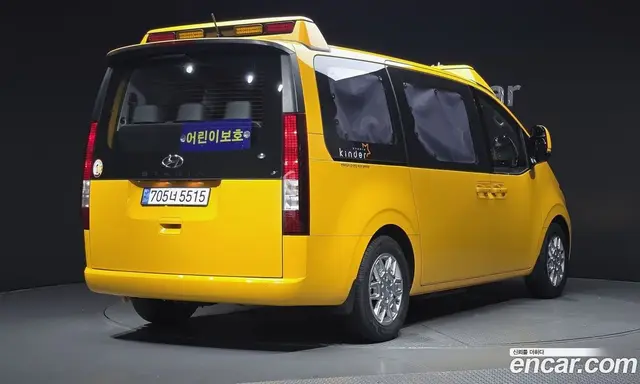 Hyundai Staria 2023 3.5 автомат (гидро), миниатюра 2