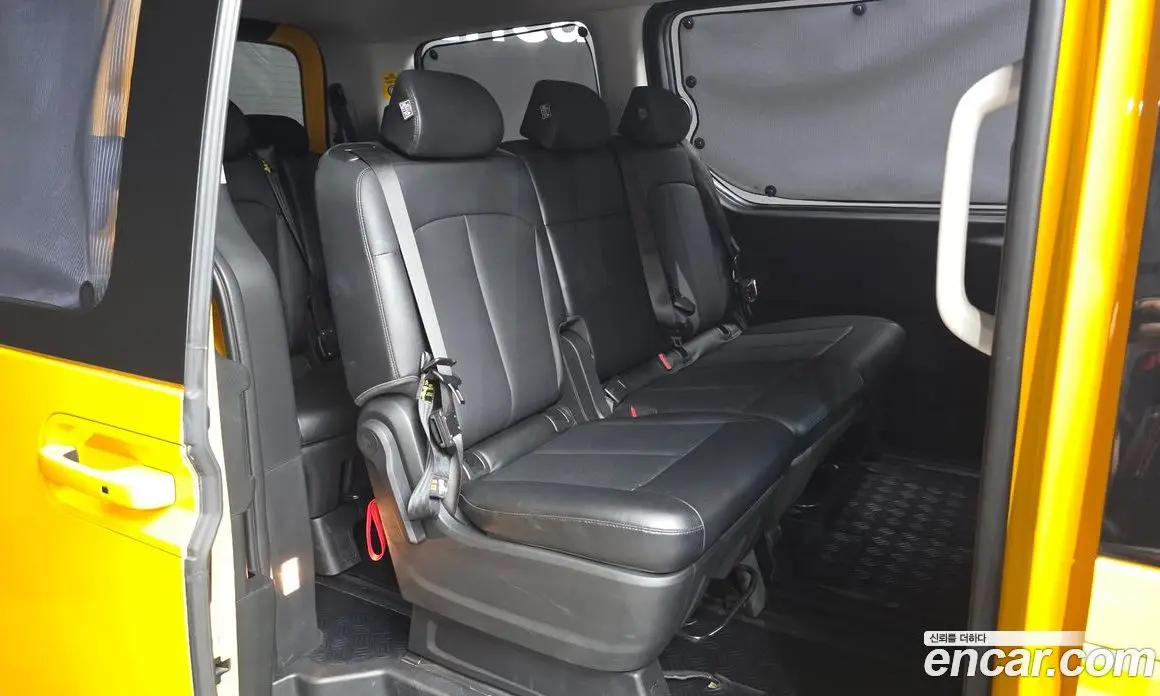 Hyundai Staria 2023 3.5 автомат (гидро), фото 11