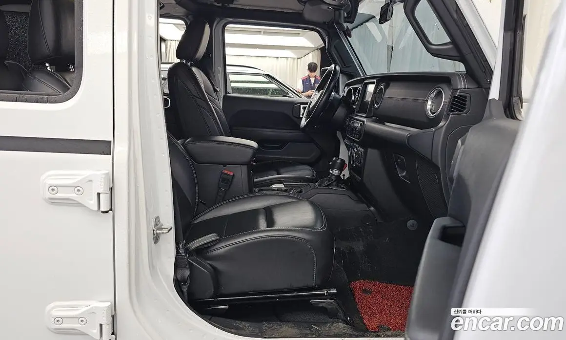 Jeep Wrangler 2021 2.0 автомат (гидро), фото 17