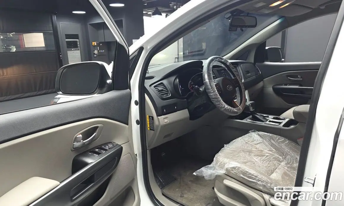 Kia Carnival 2020 2.2 автомат (гидро), фото 13