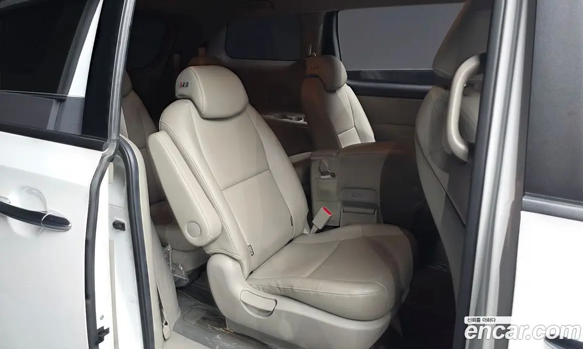 Kia Carnival 2020 2.2 автомат (гидро), фото 17