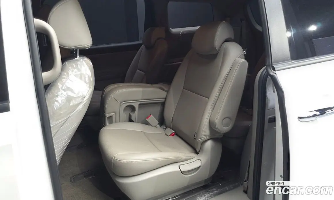 Kia Carnival 2020 2.2 автомат (гидро), фото 18