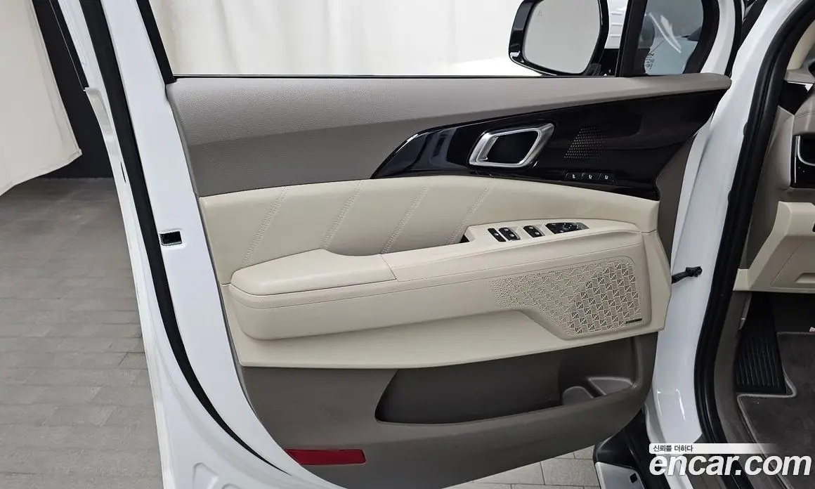 Kia Carnival 2025 1.6 автомат (гидро), фото 13