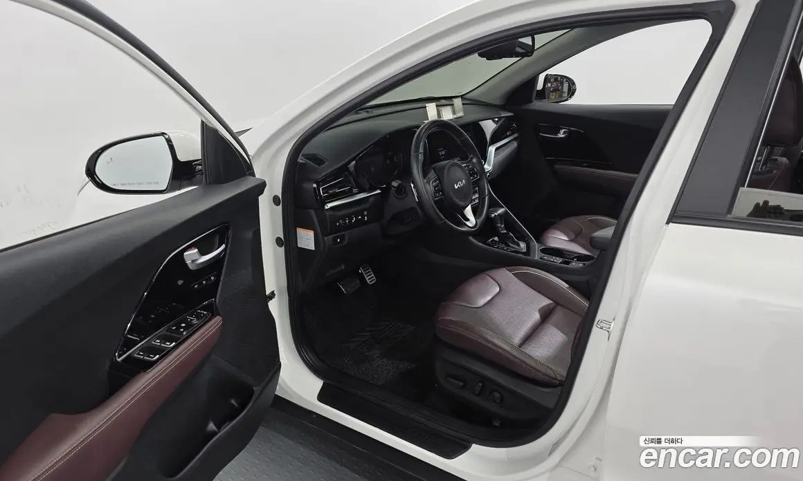 Kia Niro 2021 1.6 автомат (гидро), фото 13