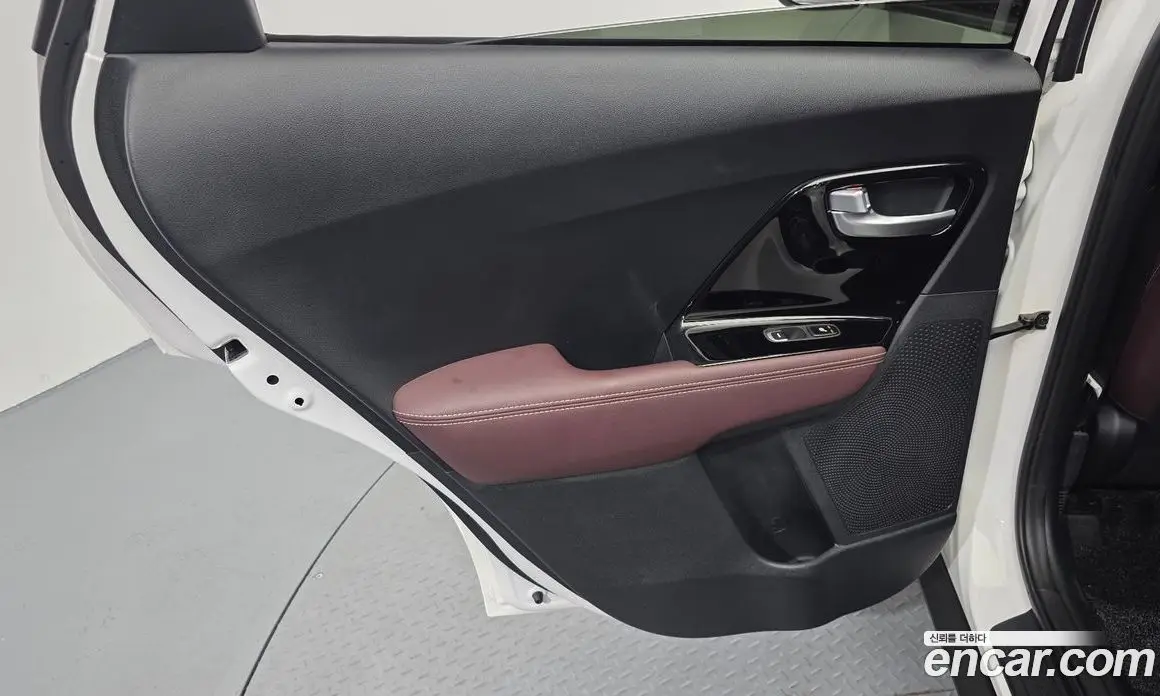 Kia Niro 2021 1.6 автомат (гидро), фото 15