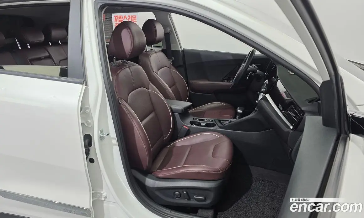 Kia Niro 2021 1.6 автомат (гидро), фото 16