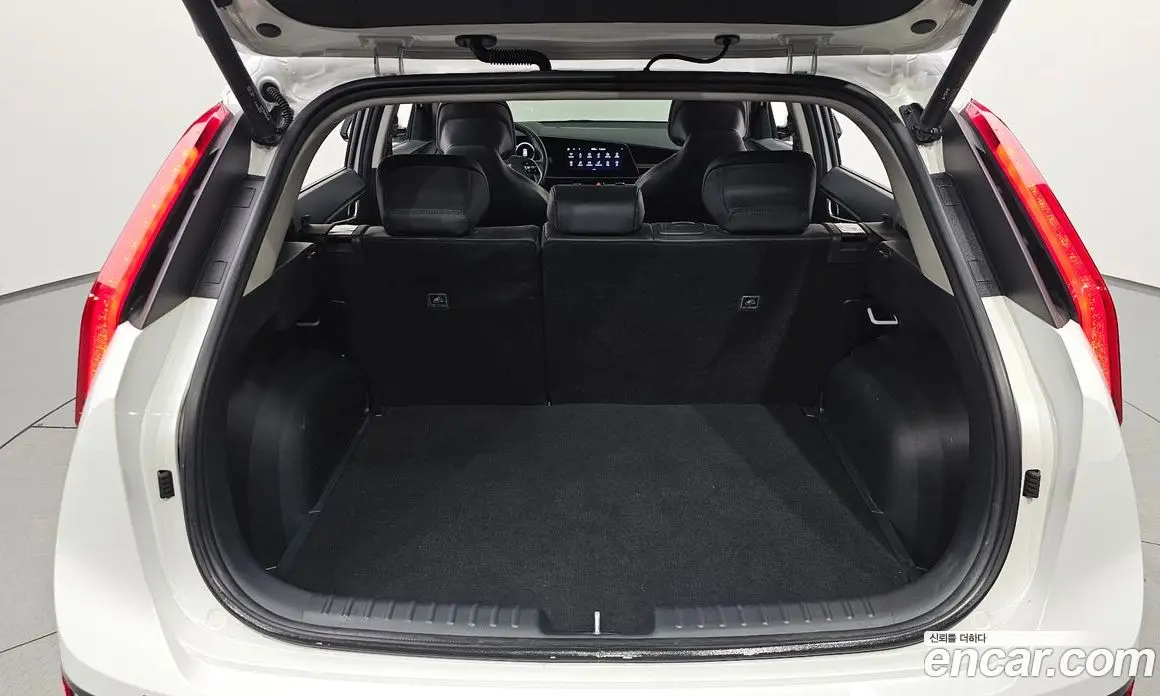Kia Niro 2022 1.6 автомат (гидро), фото 25