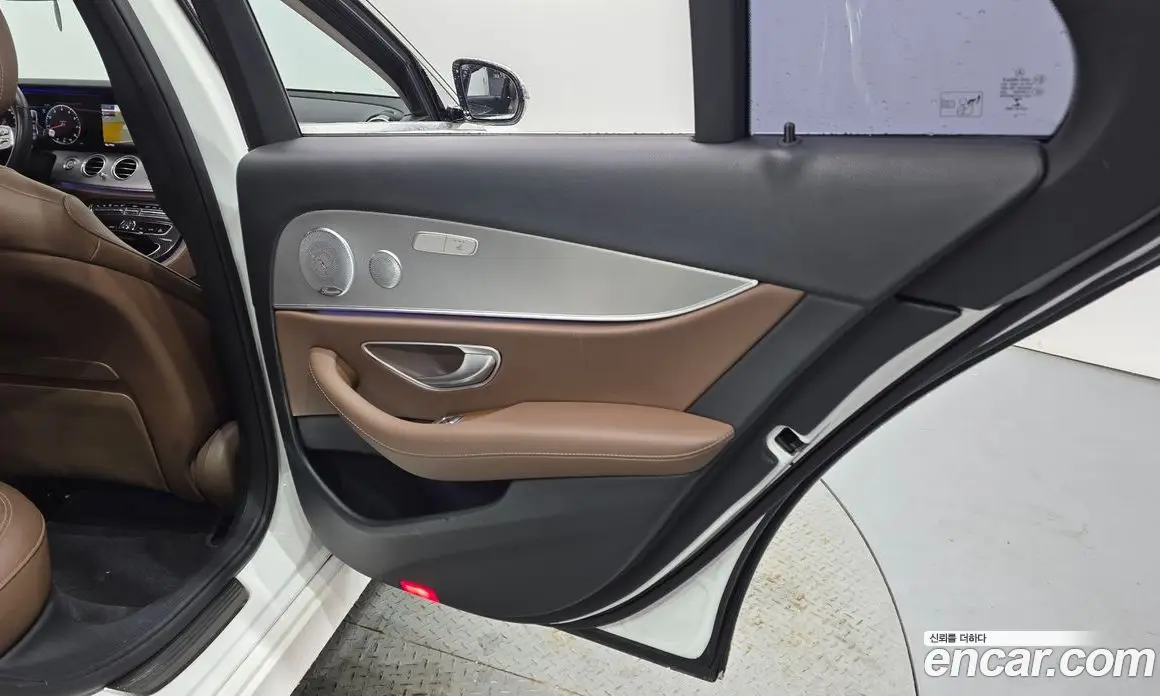 Mercedes-Benz E-Class 2018 2.0 автомат (гидро), фото 15