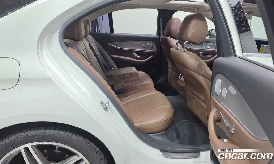 Mercedes-Benz E-Class 2018 2.0 автомат (гидро), фото 17