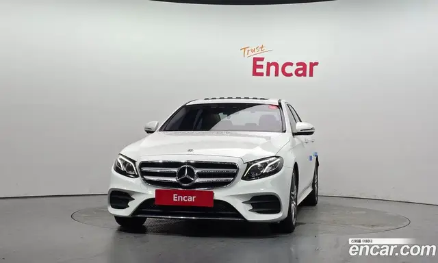 Mercedes-Benz E-Class 2018 2.0 автомат (гидро), миниатюра 3