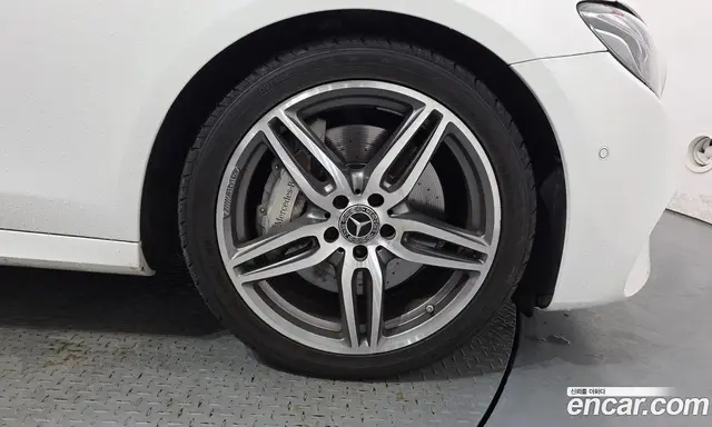 Mercedes-Benz E-Class 2018 2.0 автомат (гидро), миниатюра 7