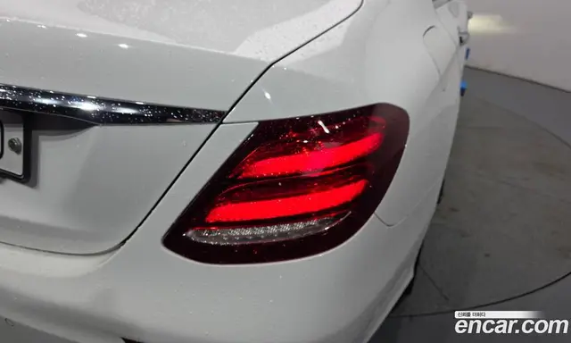 Mercedes-Benz E-Class 2018 2.0 автомат (гидро), миниатюра 9
