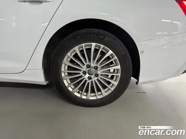 Audi A6 2021 2.0 автомат (гидро), миниатюра 5