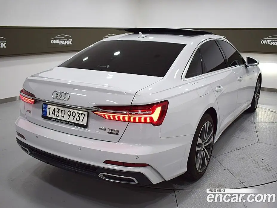 Audi A6 2023 2.0 автомат (гидро), фото 3