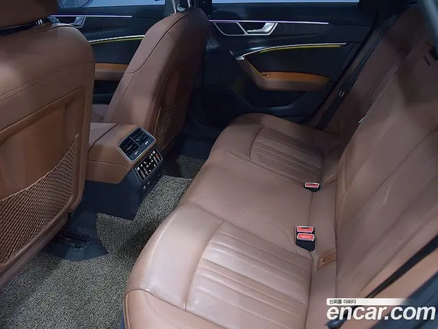 Audi A6 2023 2.0 автомат (гидро), миниатюра 5