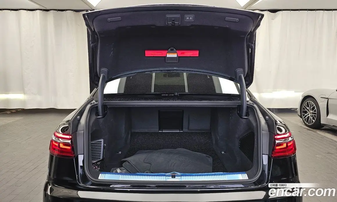 Audi A8 2021 3.0 автомат (гидро), фото 26